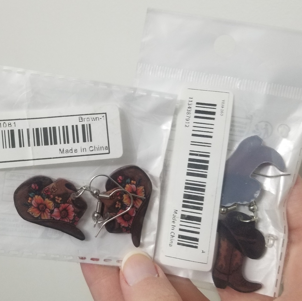 2 pairs of earrings with cowboy hats